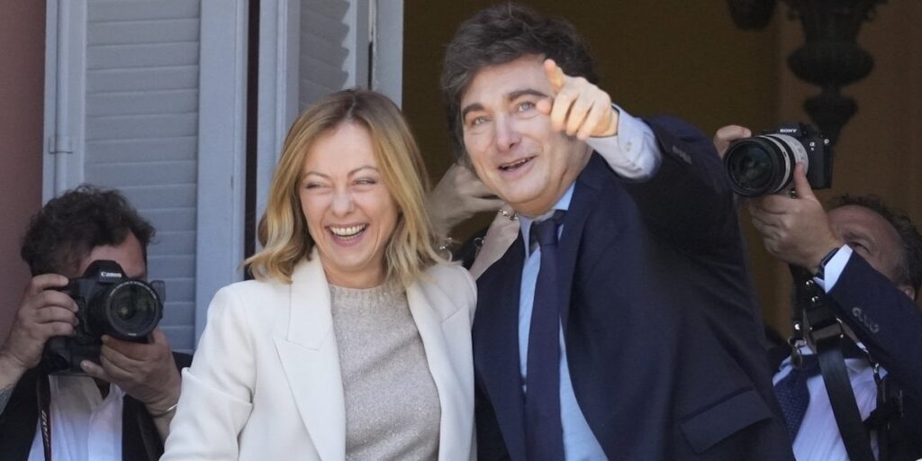 政府はハビエル・ミレイにイタリア国籍を与えた