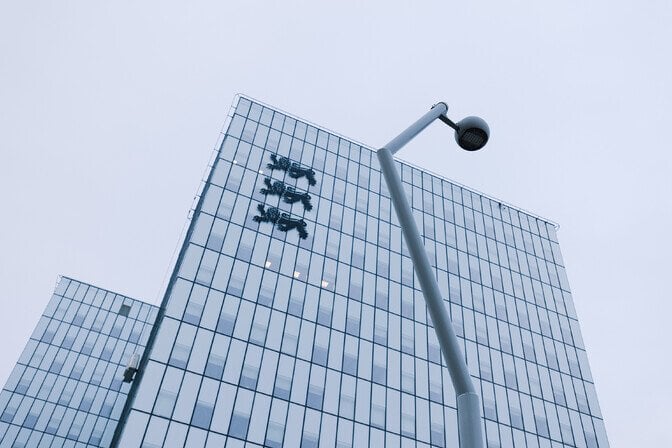 財務省、少額紙幣の申告義務を発表
