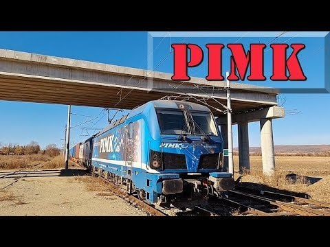イクティマンに到着した PIMK の長くて重い積込み機。 #トレインスポッティング