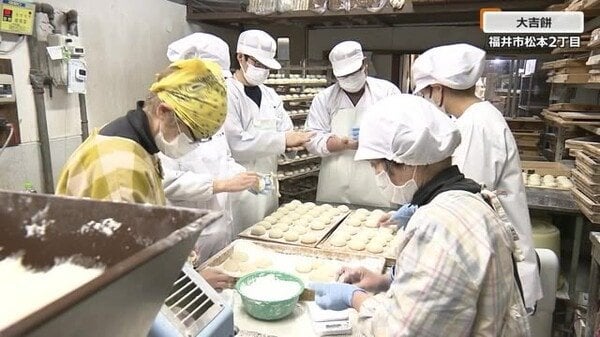 正月用の丸餅作りがピーク！ 福井市内の老舗餅店 (12/30)