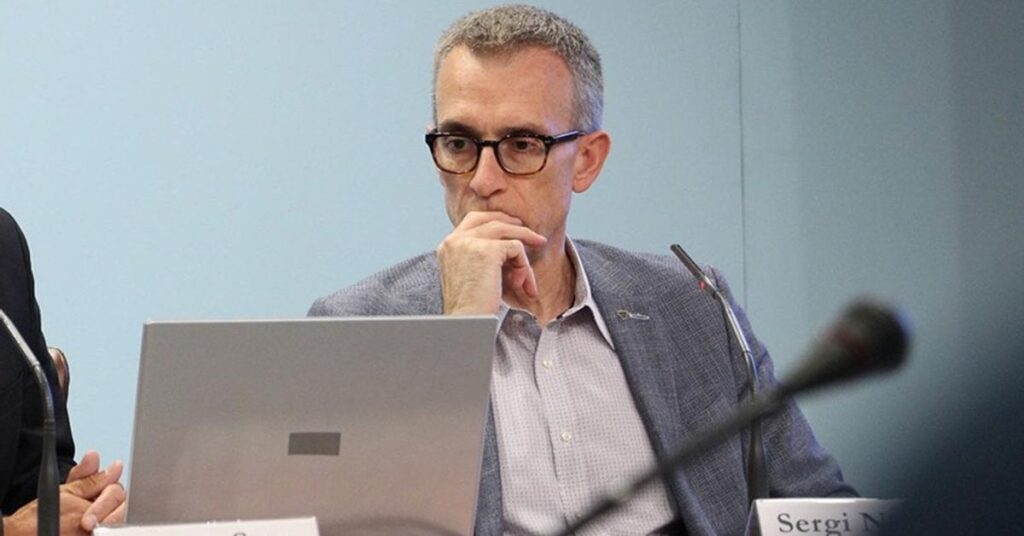セルジ・ナダル、引退のため観光商務省を離れる