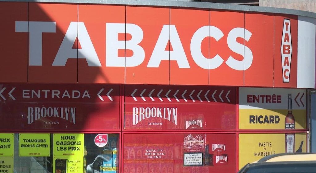 タバコ5カートン目からはカード決済が必須となります
