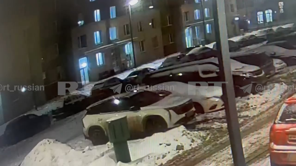 爆発でロシアのイーゴリ・キリロフ中将が死亡した瞬間の監視カメラの映像