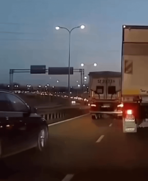 [Poland] 道路での暴動はすぐに鎮静化した