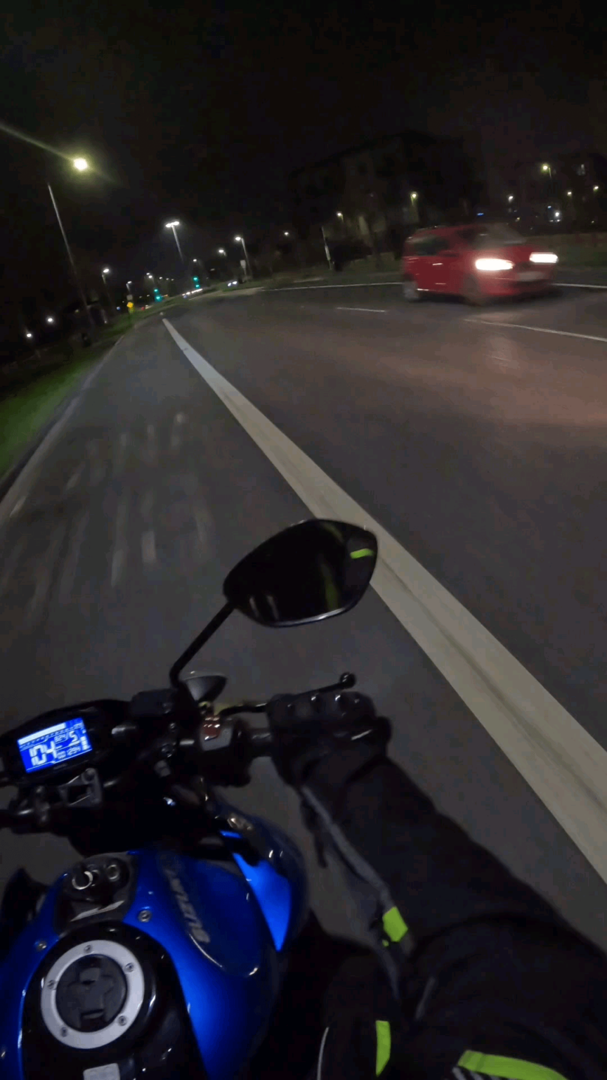 ダブリンで自転車を奪おうと17歳を猛スピードで追いかける窃盗犯