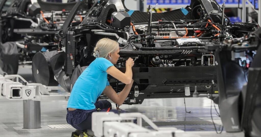 クロアチアの平均総給与は 1,829 ユーロですが、この地域の他の国の状況は次のとおりです。