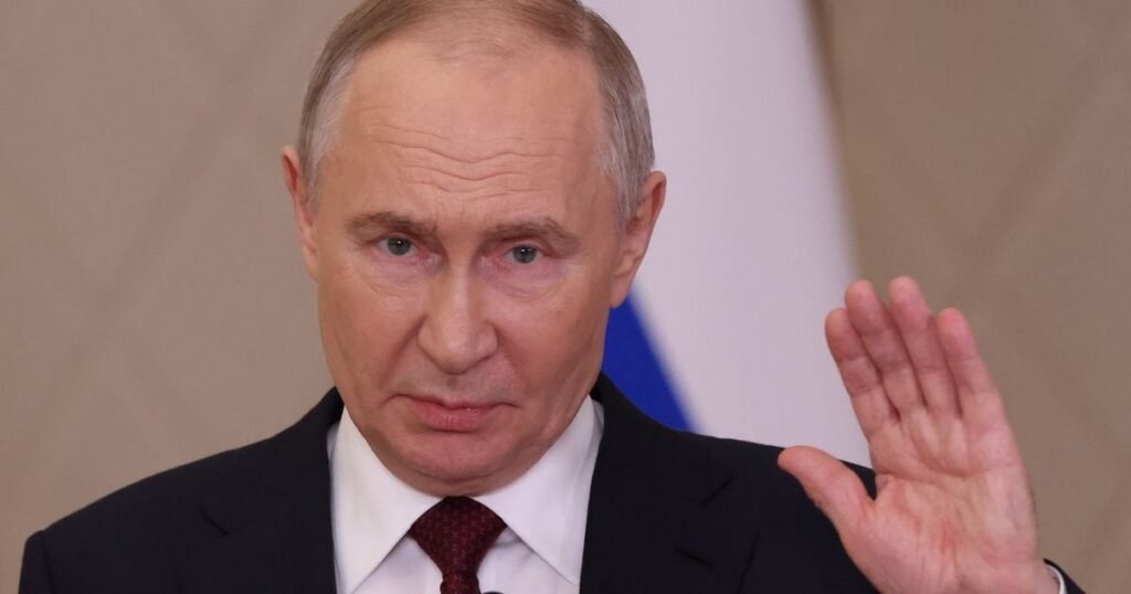 プーチン大統領の飛行機「ウクライナの子供たちの不法国外追放に関与」