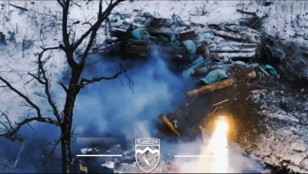 第10山岳突撃旅団の第109山岳突撃大隊は、テルミット「ドラゴン」ドローンを使用してロシアの隠れ​​家を焼き払った。シヴェルスクの南、ヴィムカ方向。 2024年12月 [better quality and additional info, no repost]