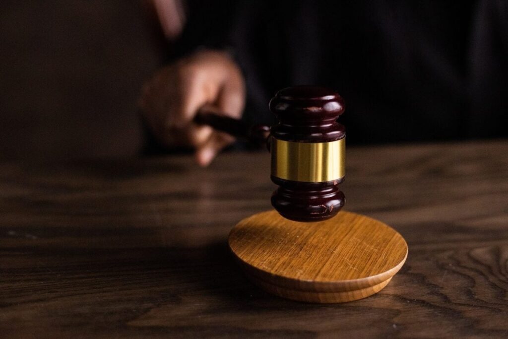 速報 憲法裁判所はすべての特別年金に対する超過課税を廃止した