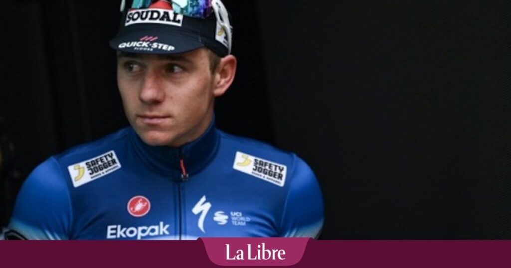 プロの自転車選手（レムコ・エヴェネポール）がトレーニング中にバンのドアを開けた郵便局の運転手に衝突され重傷を負った
