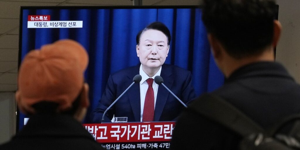 韓国大統領が戒厳令を布告