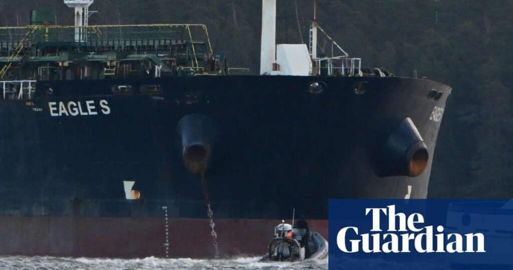 フィンランド発表、損傷したバルト海ケーブル近くで60マイルの引きずり跡が見つかった