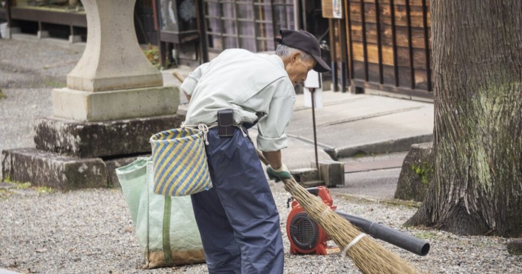 ここへきて、高齢者も女性も“みんな働く社会”へ…日本の労働参加率が「主要国で最高水準」の実態【日本の男性就業率は突出した水準】