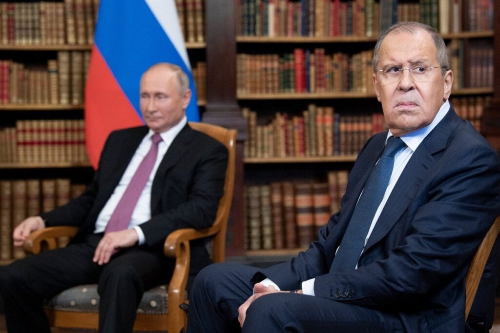 ロシア、核ミサイル配備の禁止を解除へ：ラブロフ氏