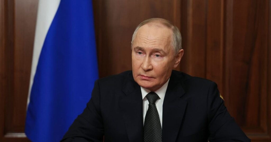 プーチン大統領、神を演じ「隕石の力」でミサイルを発射すると脅す