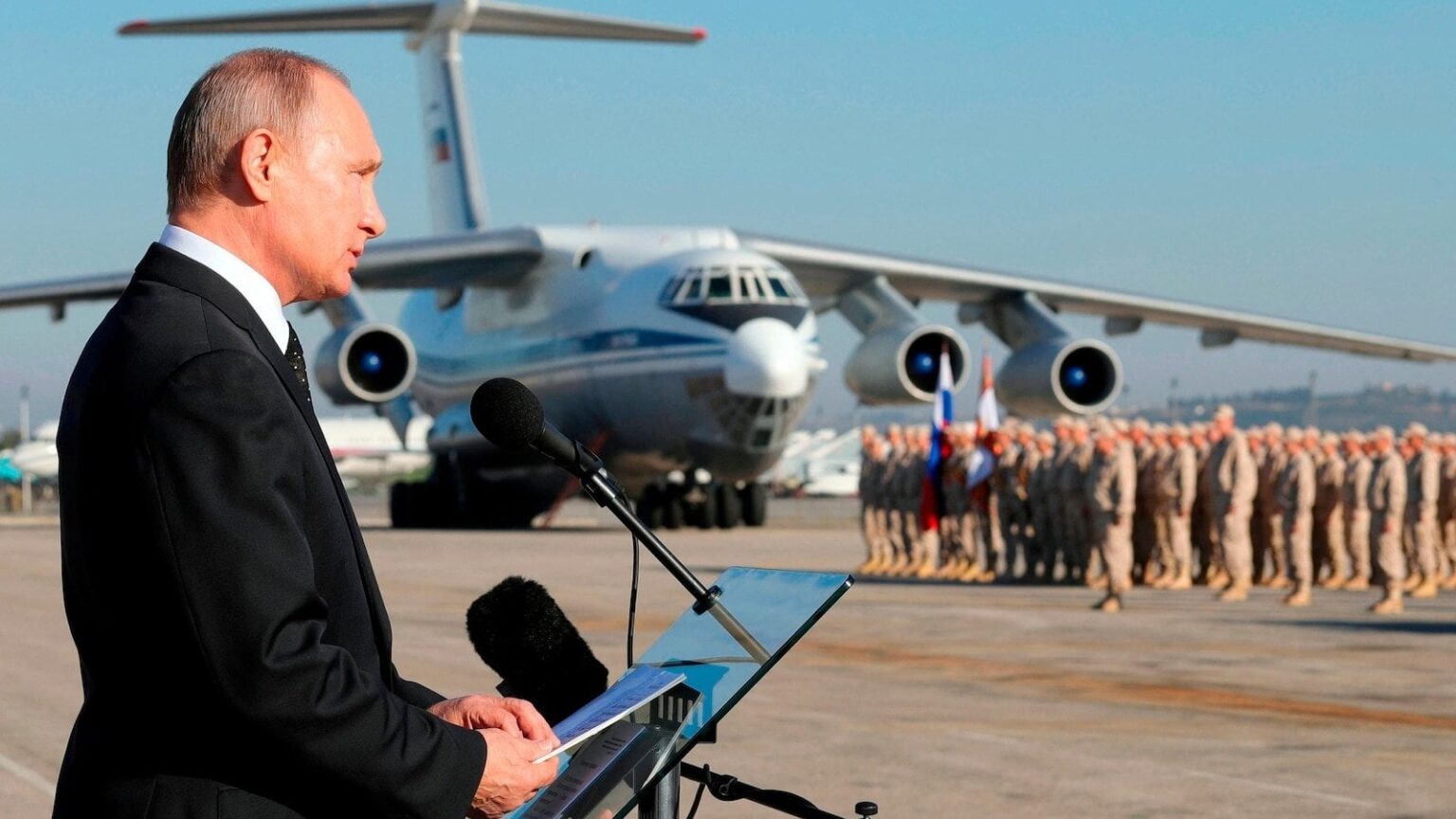 アサド大統領の失脚はロシアにとって屈辱的な打撃だ。それはプーチン大統領の威信にどう影響するだろうか？