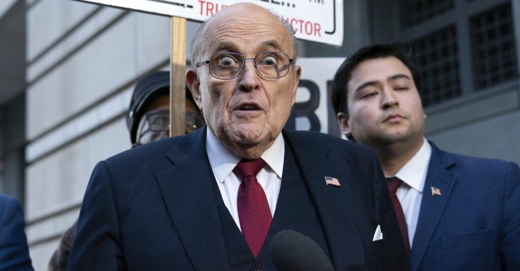 「被告はその主張が真実ではないことを知っている」：裁判官、ルディ・ジュリアーニ氏が選挙職員からの名誉毀損訴訟で弁護士が辞めた理由について嘘をついていたことを暴露する文書を公開