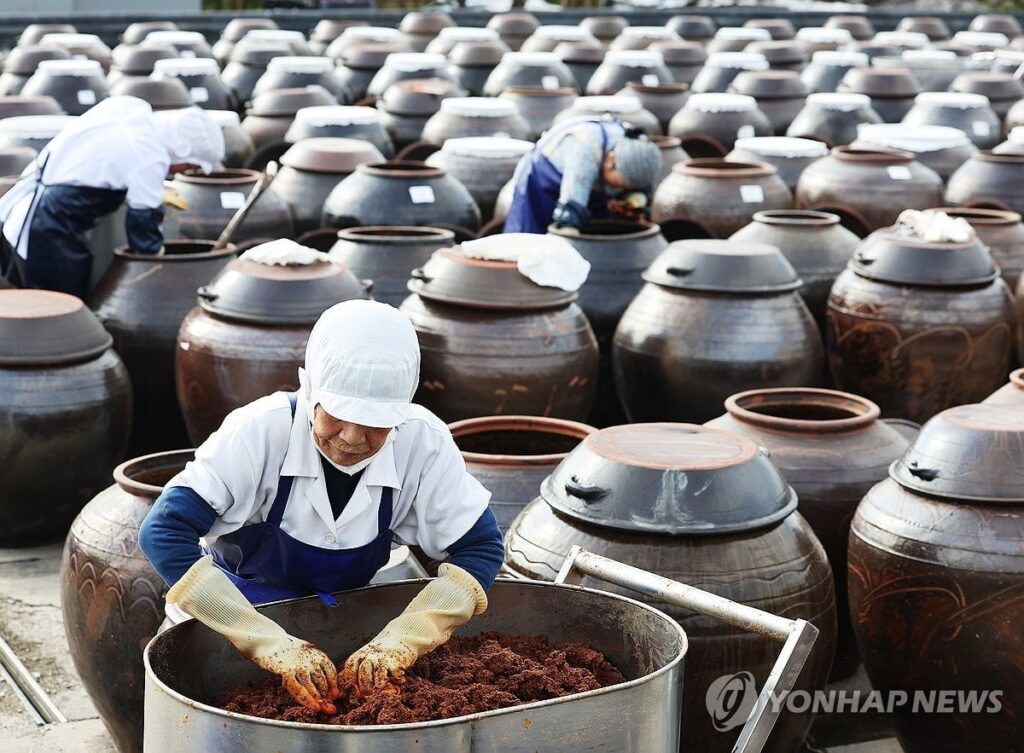ユネスコの無形文化遺産に「トムヤムクン」が新規登録されたことが話題になっていますが、韓国だって「醤（ジャン）造り文化」が登録されましテンジャンカンジャンコチュジャン