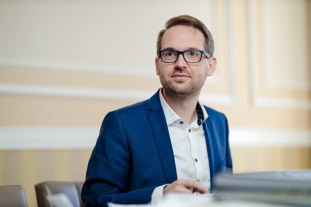 ドミニク・フリッツ: ヨハニス大統領が自己の任期を延長し、これまでの首相に固定されているがいくつかの選挙で負けた首相を任命することはルーマニアにとって困難になると思う。