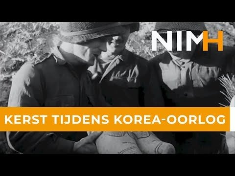 朝鮮戦争中にクリスマスを祝うオランダ兵の画像