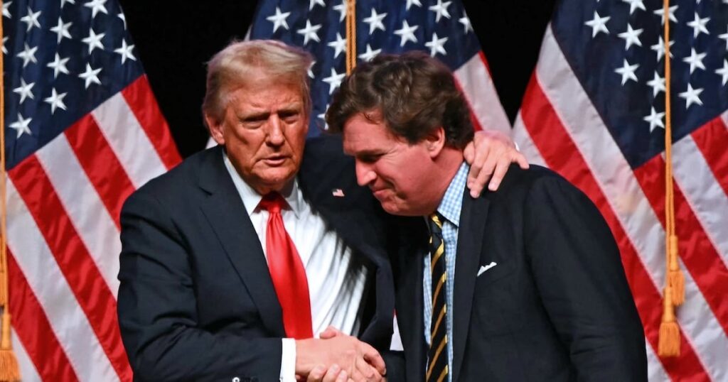 プーチン大統領の友人らは、タッカー・カールソンがトランプ大統領への秘密の裏ルートとして活動していると主張