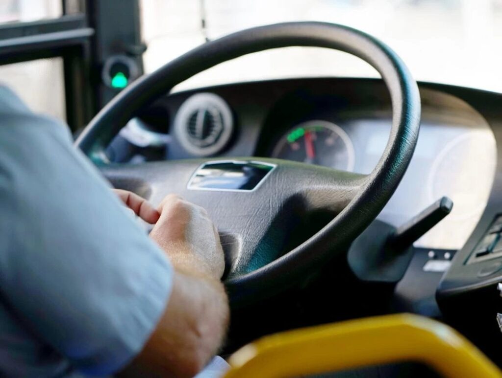 2.22パーセントのアルコールを摂取して運転したリエカのバス運転手が臨時解雇処分を受けた