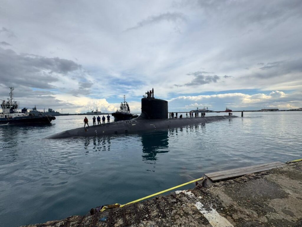 リマソールにある米国の高速攻撃型潜水艦の埠頭