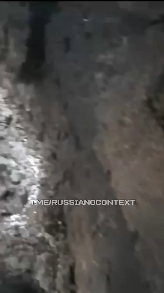 「ここはめちゃくちゃだ」塹壕の悲惨な状況を示すロシア兵士