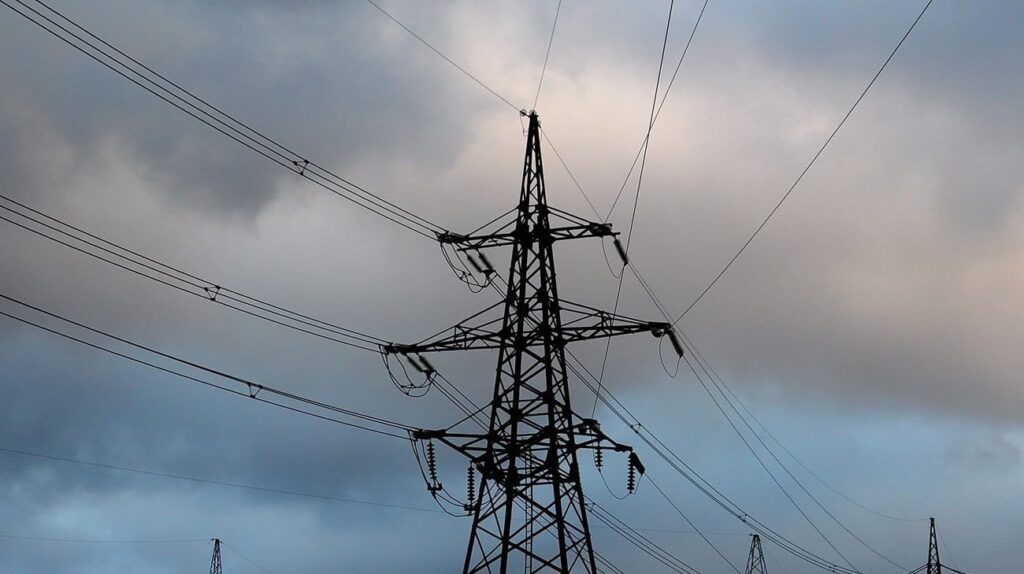 ウクライナの国営送電網運営会社は、ロシアによる最新の攻撃は国境を越えたエネルギーインフラを標的としたと述べた。ロシアの目的は、ウクライナの輸出入能力を大幅に削減するか、エネルギーシステムをヨーロッパから完全に遮断することであった。