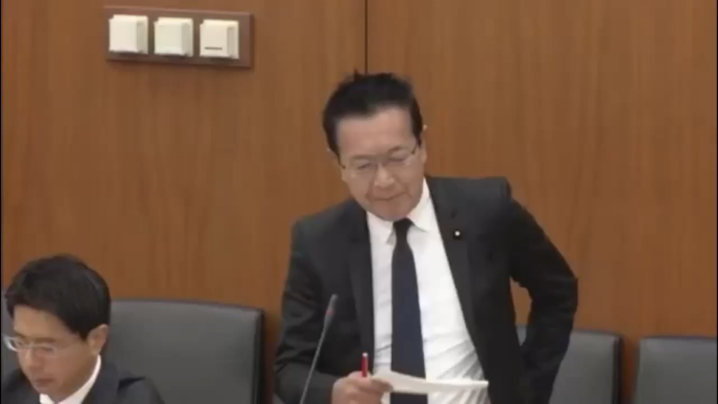 【動画】川内博史議員(立憲)「三菱UFJ銀行が今回話題になっているが、過去に貸金庫からの窃取事案は、本件以外に金融庁に報告をされていた事があるのか」金融庁「ございます」あるのかよ。しかもその件数を答えられず、非公表の事案もあると答弁。一体何なんだ、金融庁は。