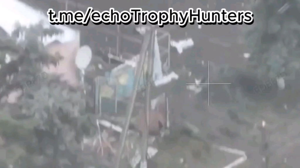 ジトームィルの第148独立砲兵旅団「トロフィーハンター」部隊のウクライナ人FPVドローン操縦者は、ロシア兵4名を一撃で撃破した。 2024年12月