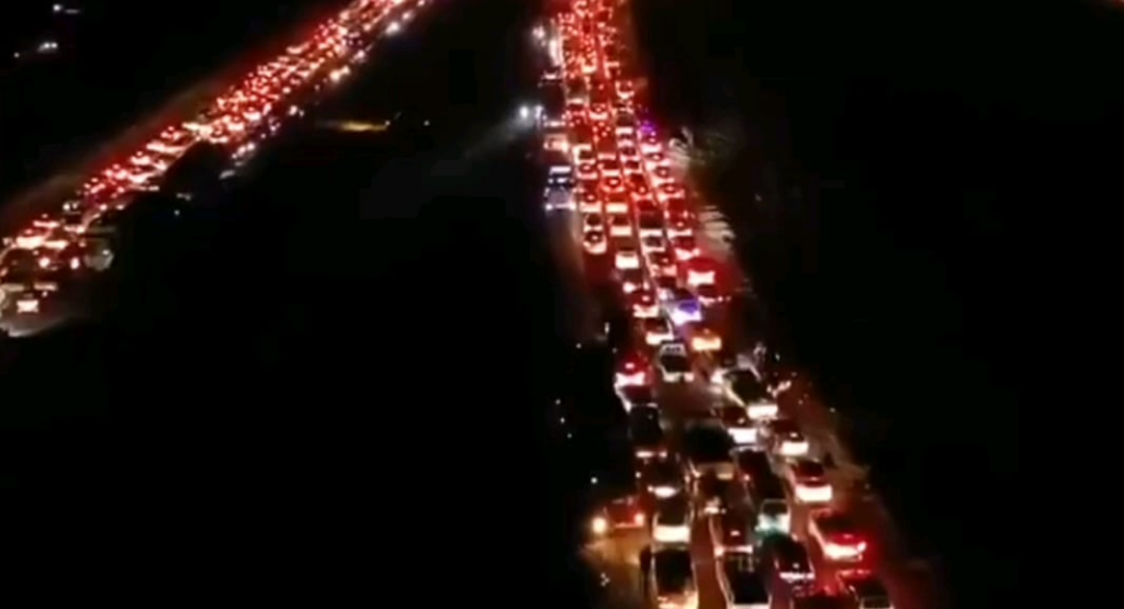 フィデスが沈黙していること‼️ シリアのアサドとロシア人の崩壊により、数百万人が故郷に帰った。