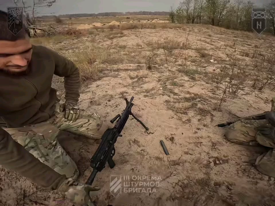 第3ABr第2機械化旅団「カラクルトコロニー」の兵士たちの日常生活。訓練、戦闘準備、実際の戦闘の映像。 2024 年 12 月