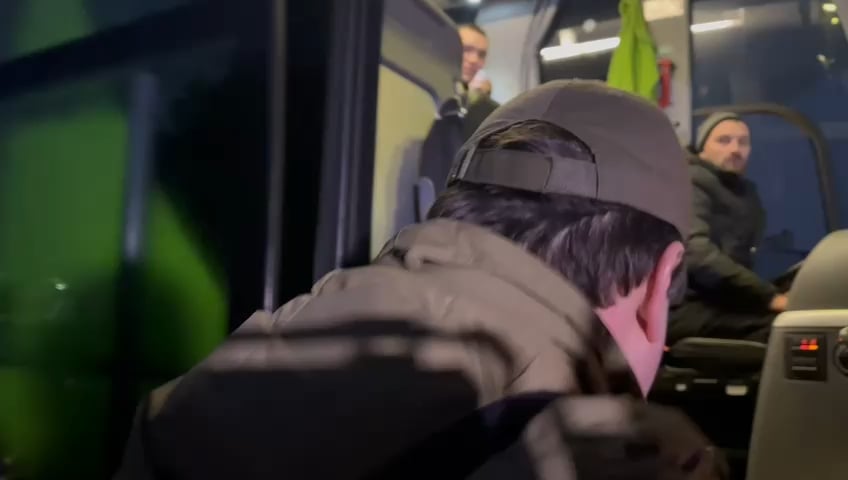 ロシアとの最近の捕虜交換では、合計187人のウクライナ軍人と2人の民間人が交換された。これらの戦士の中にはマリウポリやスネーク島で戦った人もいます。