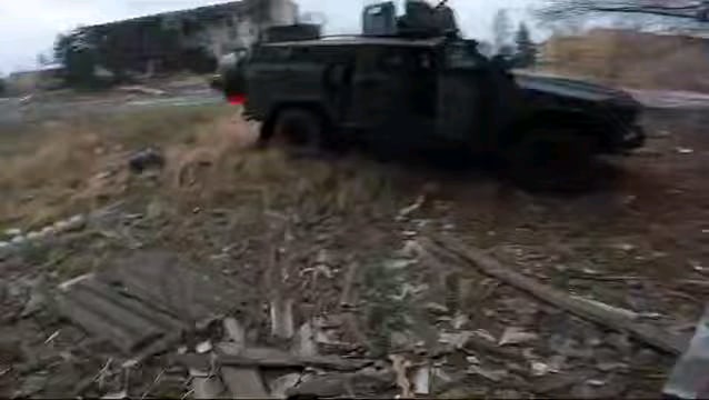 ウクライナのPOV：特殊作戦センター「オメガ」の特殊部隊がAT地雷でトレツクのロシア陣地を爆破した。 2024年12月