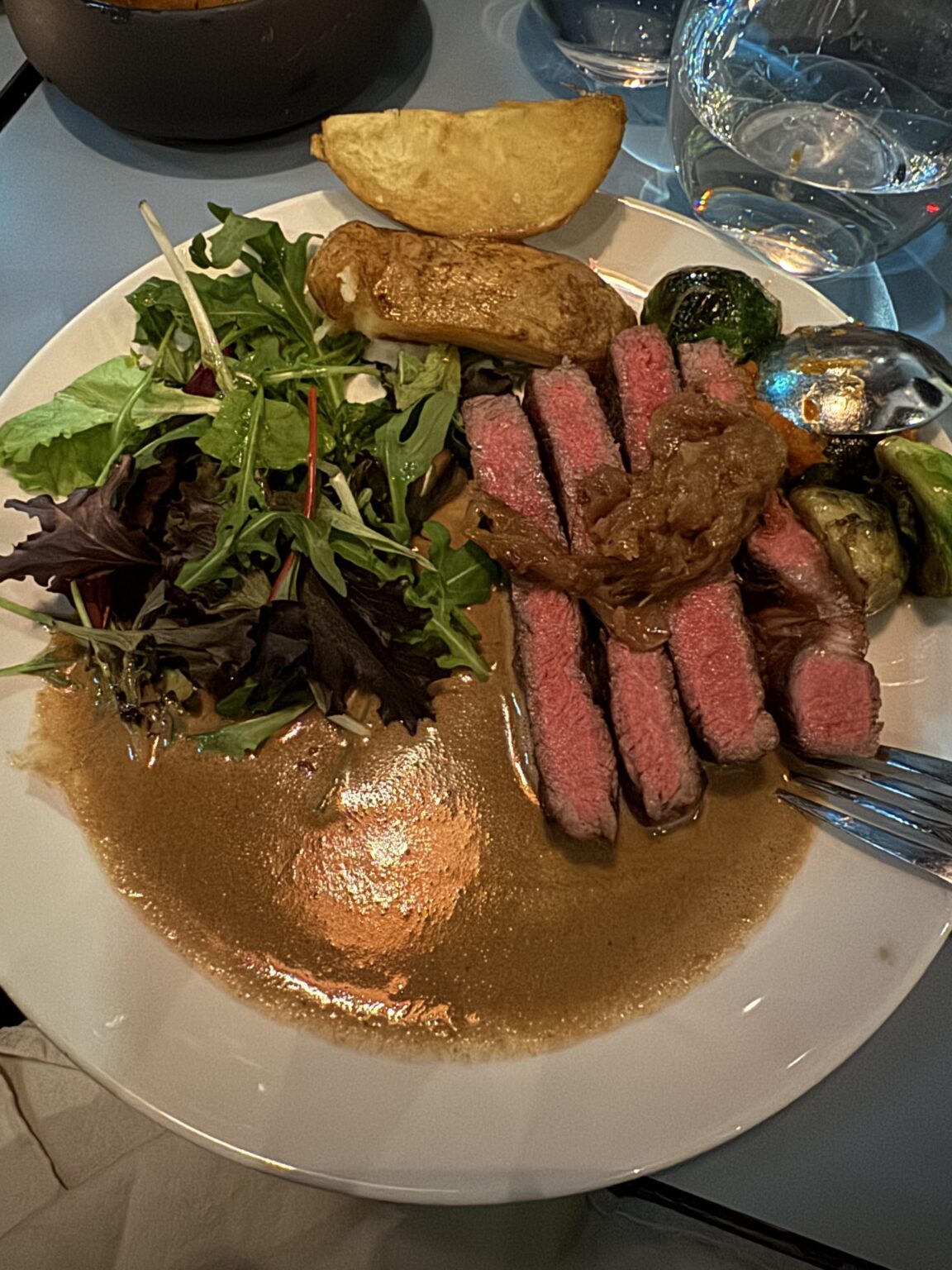 サーロインステーキ €42、ラスガー、ダブリン