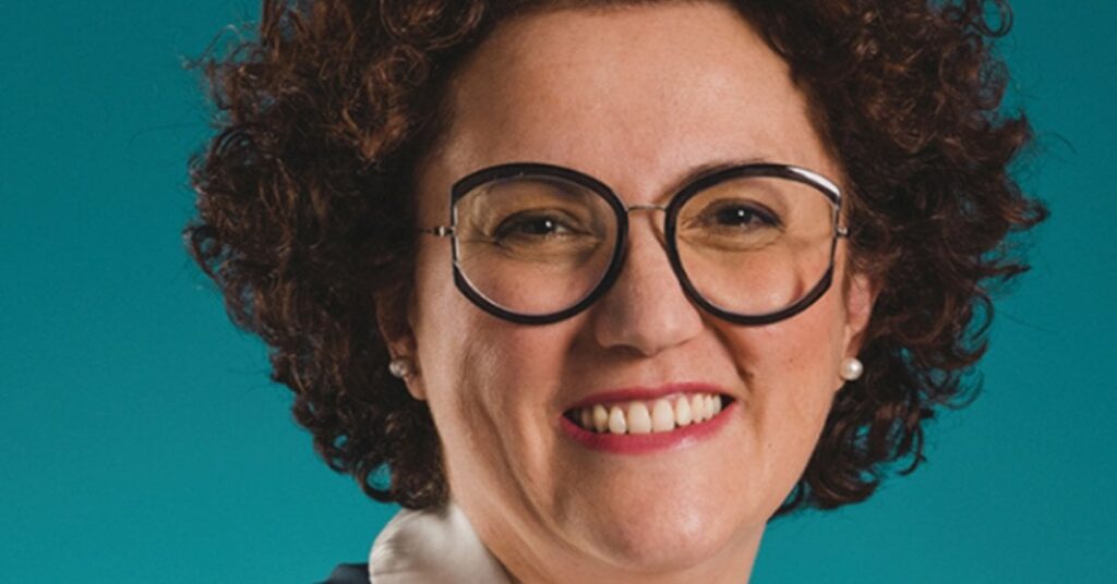 パラレス氏、縁故主義と縁故主義の非難に対して自身の選出を擁護