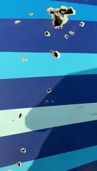 今日ロシアに着陸しようとして墜落した飛行機の残骸