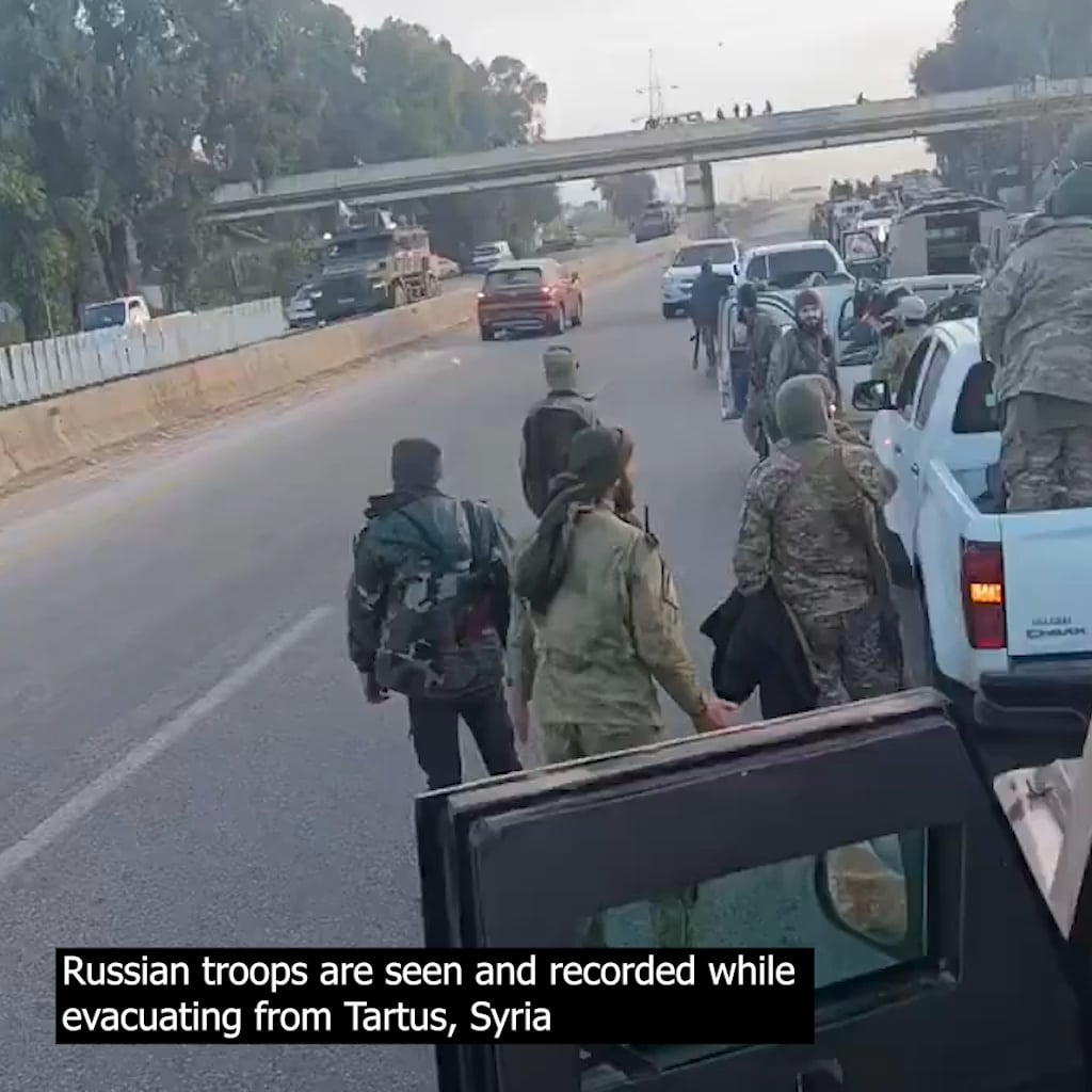 ロシア軍はトルコに避難しているが、ロシア国営メディアはトルコのシリア反政府勢力への関与を報じている。ロシアはなぜシリアで負けたのかを紡ぐストーリーを必死に探している。