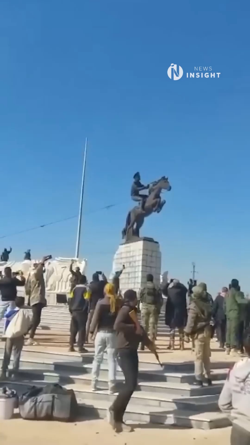 別の現実では、ロシアのプロパガンダは、「シリア人は自由のために戦うことを望まなかった」「イラン人とレバノン人は彼らを助けに来なかった」などと述べ、アサド政権崩壊の原因をシリア国民のせいにしている。ロシアはアサド政権に対する長年の軍事支援にもかかわらず、自らの失敗を認めていない。
