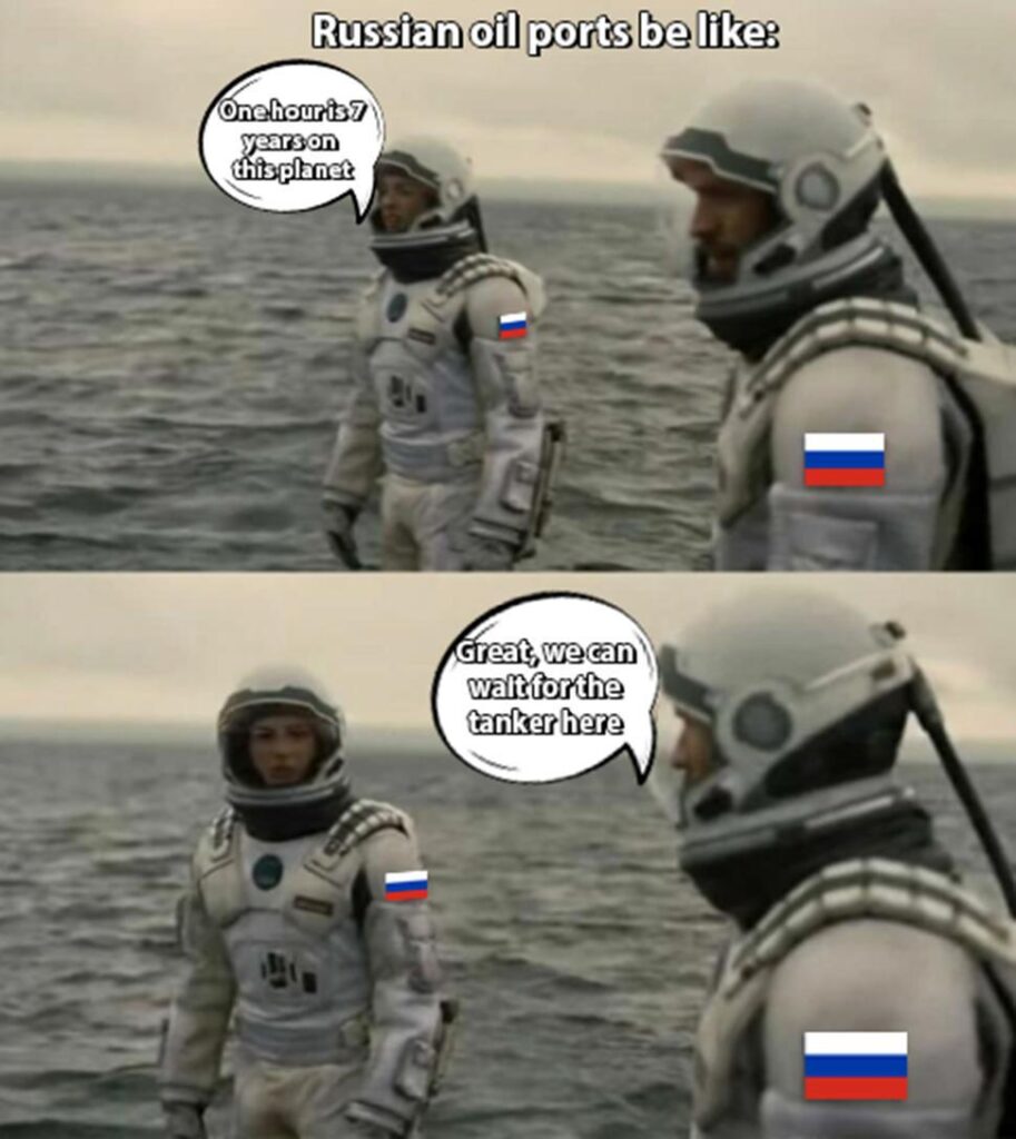 ロシアの液化天然ガスの制裁対象貨物を運ぶ船は、4か月にわたる世界横断の旅にもかかわらず、米国の制限を回避する意欲のある買い手を見つけることができず、燃料を国の極東の貯蔵所に降ろしているようだ