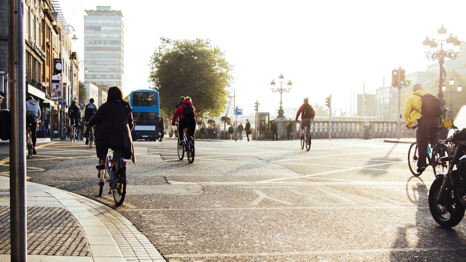 2022年以降、2,000人以上の自転車利用者が事故で入院 - HSE