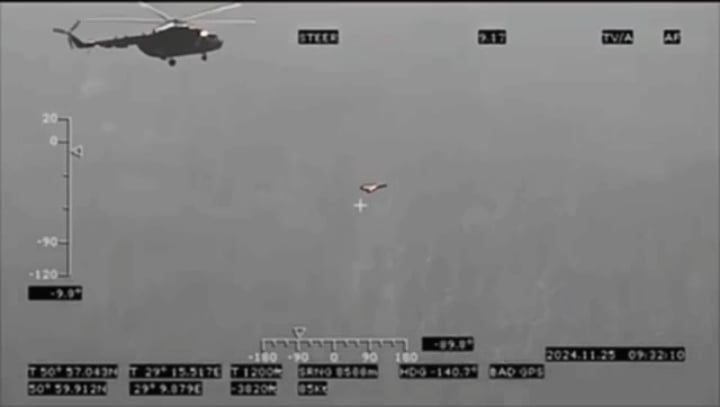 ウクライナのヘリコプターMi-24がロシアの無人機ゲラン-2/シャヒード-136を機関銃で撃墜
