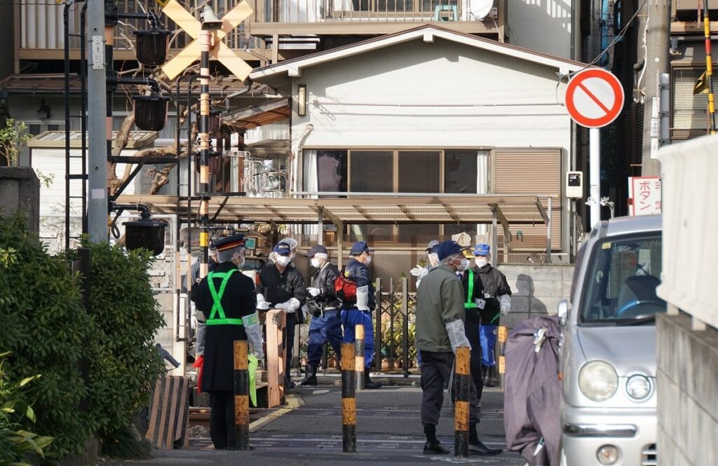 《踏切自殺強要事件だけじゃない》無報酬奴隷状態の職場は「存在する」と話す中年男性の告白 会社に生きるすべてを握られ「逃げることは死ぬことと同じ」だった
