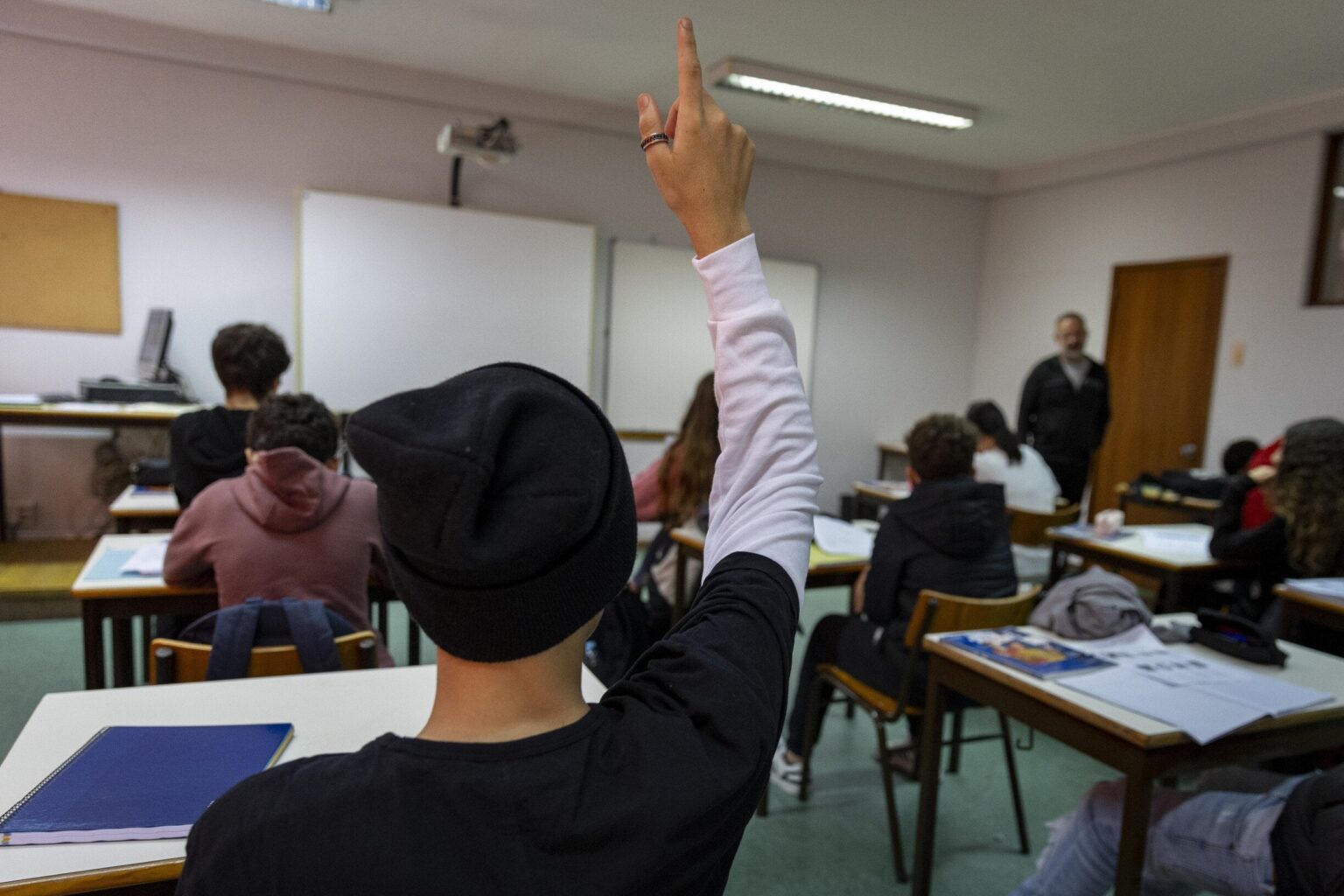 南部の貧しい学校の欠員のほぼ半分を無資格の教師が埋めている