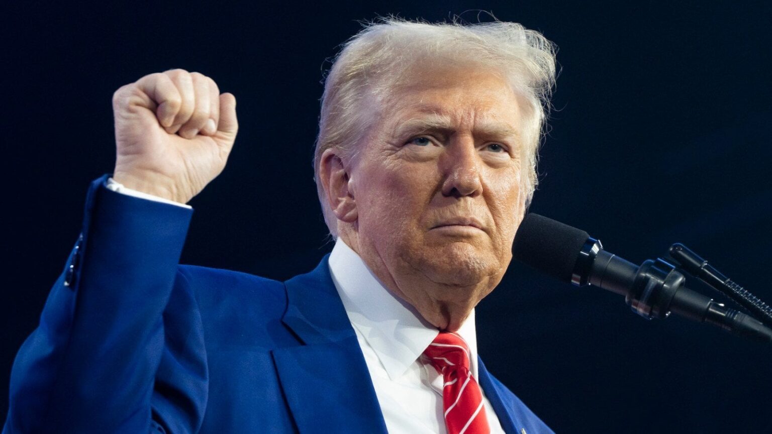 企業はトランプ大統領の就任式に向けて資金調達に躍起になっている。彼は状況を把握している - 次期大統領は、2 度目の就任式に向けてこれまで以上に多くの資金を集めることが期待されている。彼は誰が寄付し、誰が寄付していないかを監視している