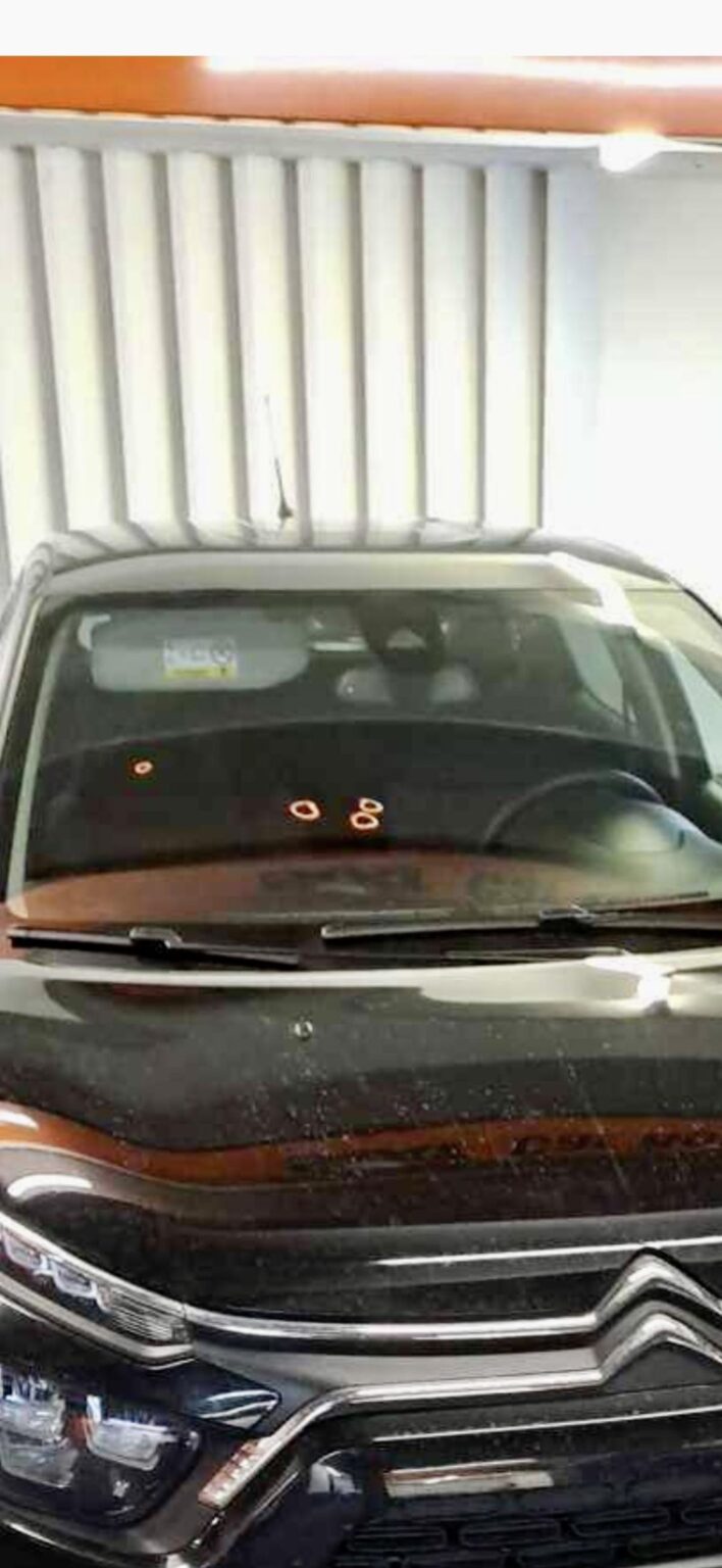 Sixt がフロントガラスの損傷を主張しています - それが合法かどうかわかりませんか?