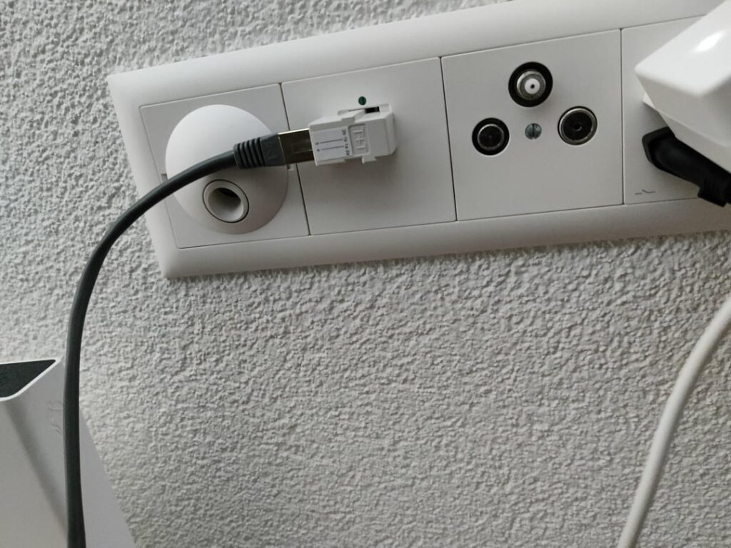 同軸インターネットケーブルが合わない