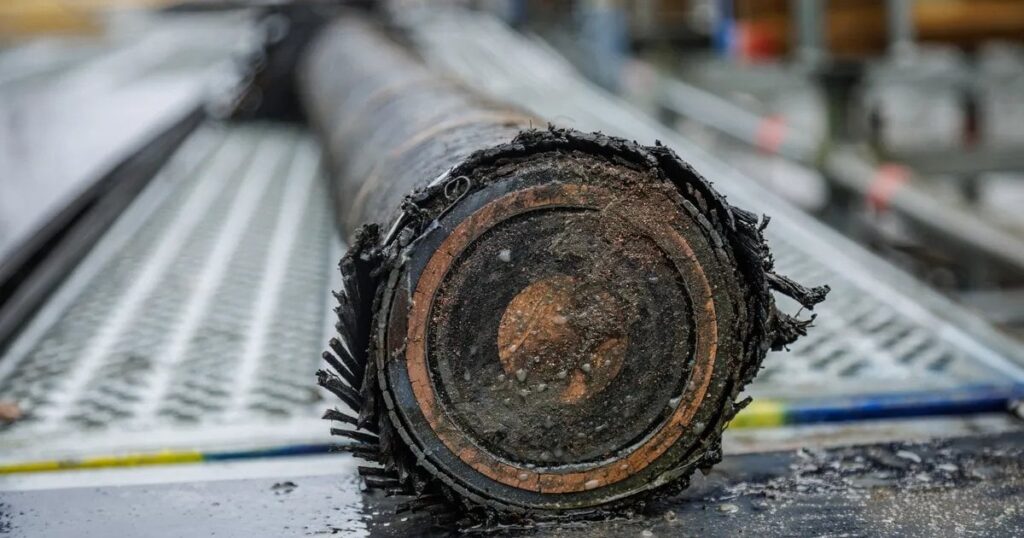 フィンランド湾でさらに3本のケーブルが障害に見舞われ、政府が緊急会合を招集