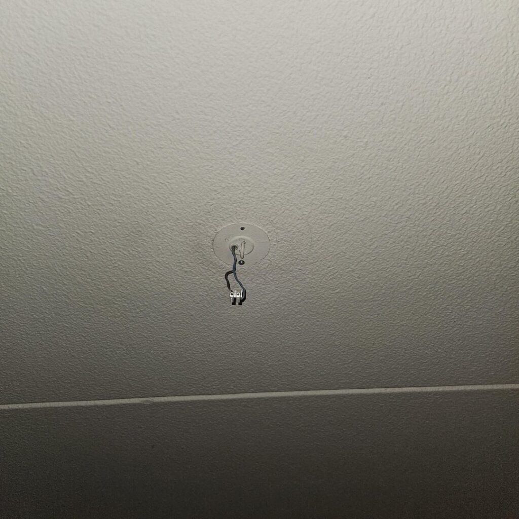 この照明ソケットについて助けが必要です